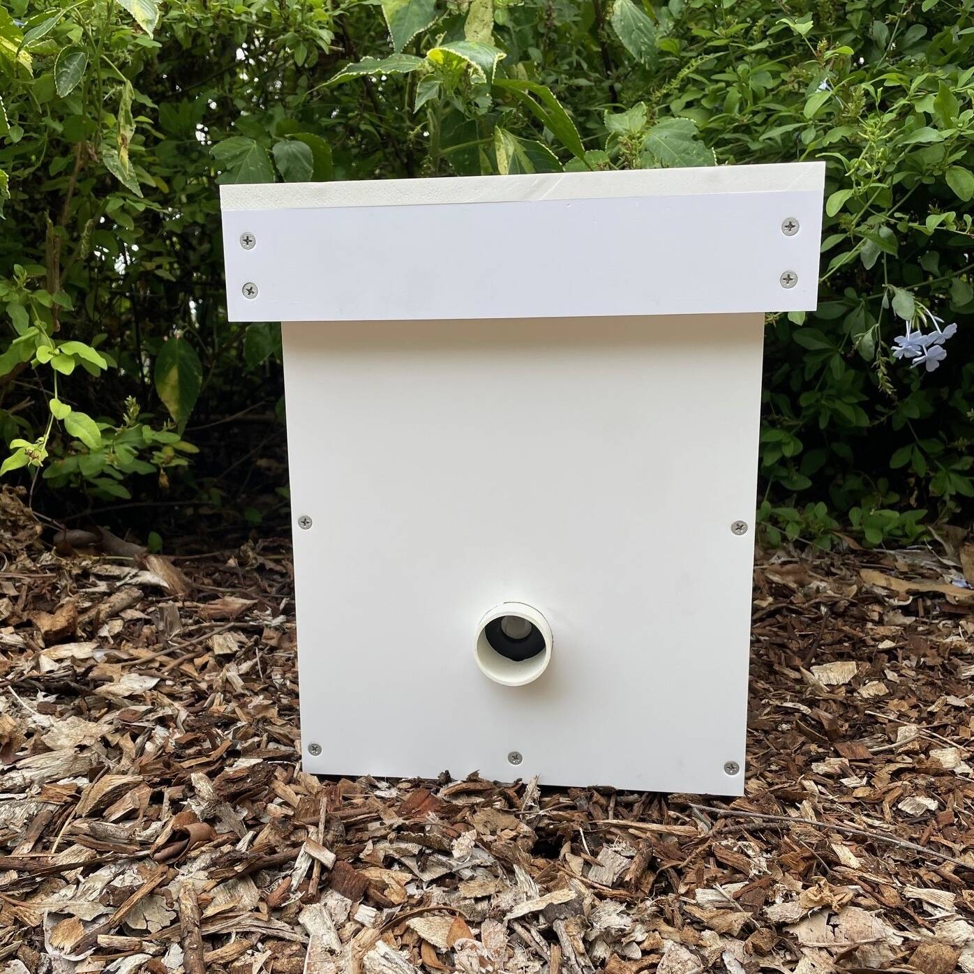 Native beehive insulated outer shell